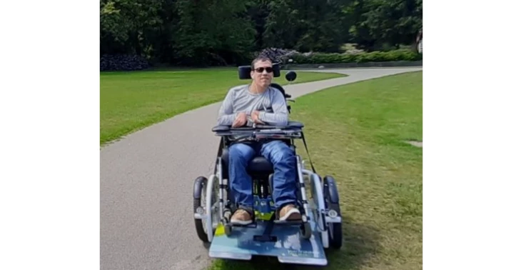 Nieuwe rolstoelfiets voor Rob
