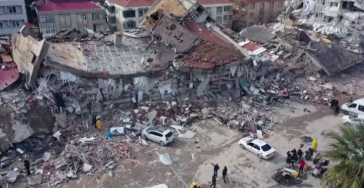 Hulp voor de slachtoffers aardbeving in Oost Turkije Hatay / Antep / Maraş 