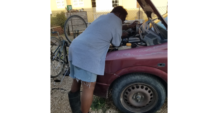 Mijn broer in bonaire 23 jaar oude auto kapot