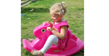 Cochlear implantaten voor Emily!
