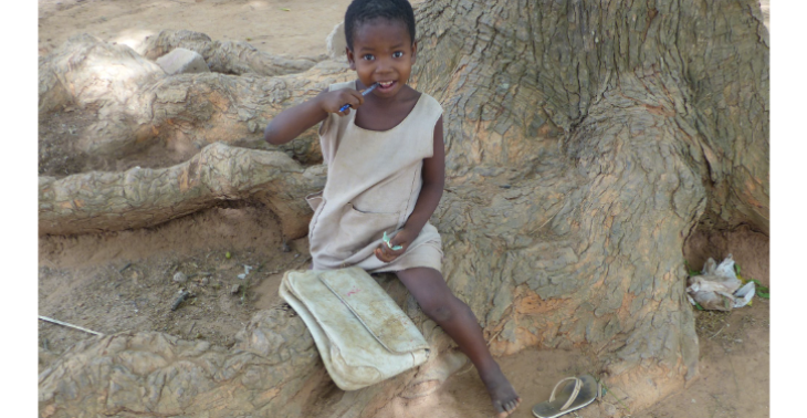 Steun schooltjes in Benin, West-Afrika