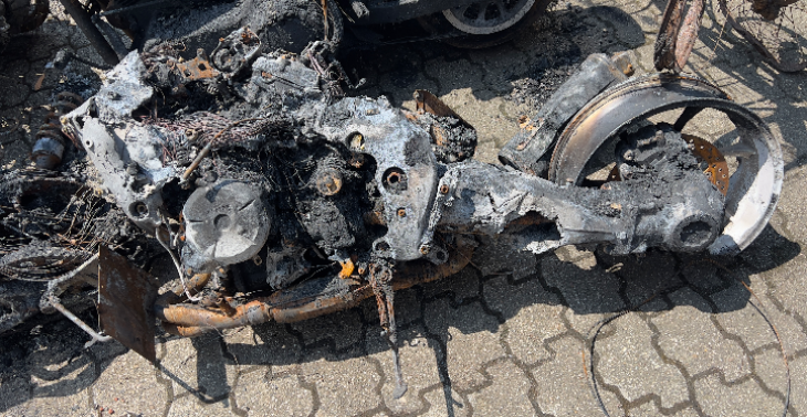 Motorrad bei Brand verbrannt 