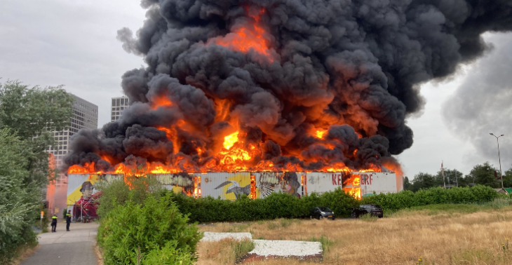 Big fire destroyed Bende / Brand bij de Bende - Keilewerf