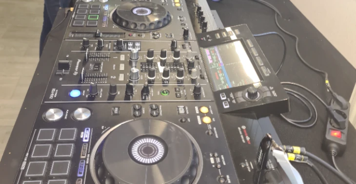 Studie materiaal dj gear