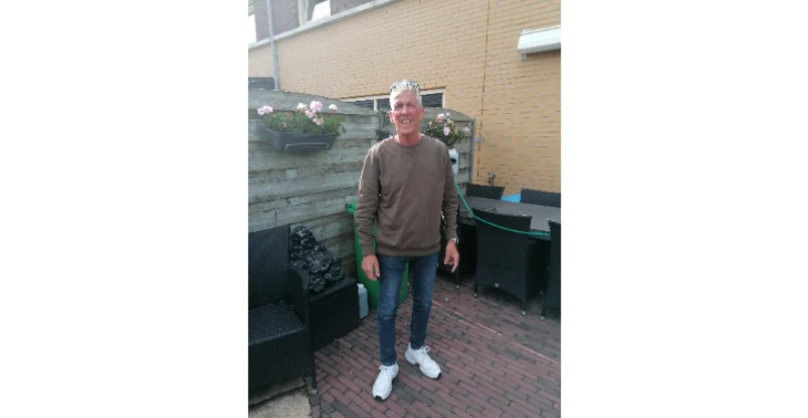 Help ons een dak boven ons hoofd te houden!