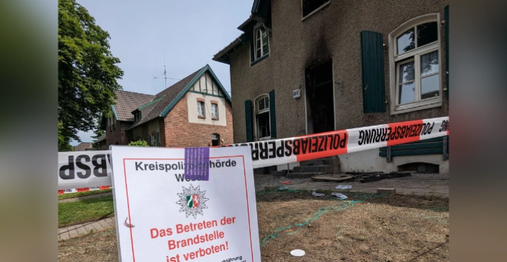 Häuserbrand In Moers/Meerbeck