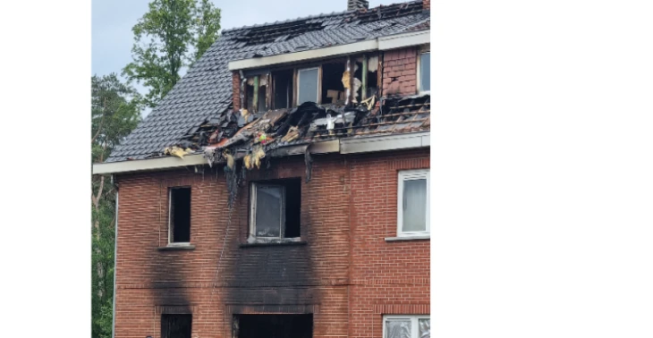 Gezin verliest alles in woningbrand!