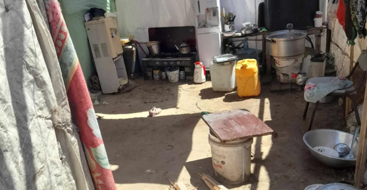 Helping my family in Gaza. I left Gaza and the family remained in Gaza ا