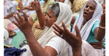 De oudere weduwen van India