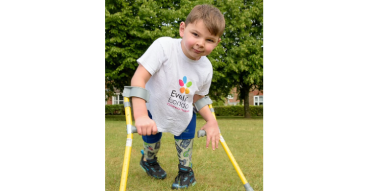 Help ons om Orhan de kans te geven om te lopen, rennen en spelen