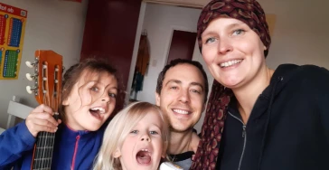 Help Stefanie (39) een vorm van zeldzame baarmoederhalskanker te overwinnen