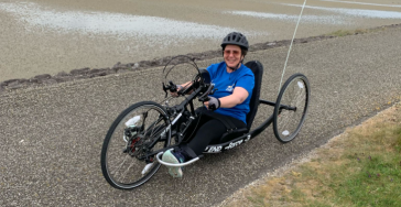 Van herseninfarct naar handbiker – in actie voor KWF en de Hersenstichting