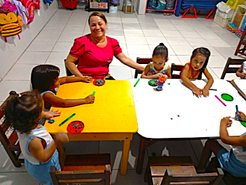 aad   creche .  .....