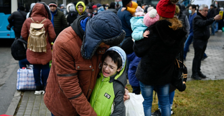 Help Rada, hier en  haar familie in Oekraïne vinden