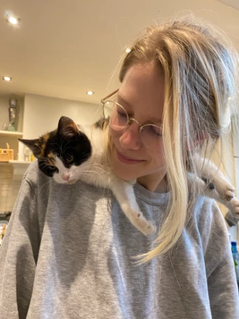 4e2f8b15 89b7 4fba 9b63 2b0d90ed5d44.