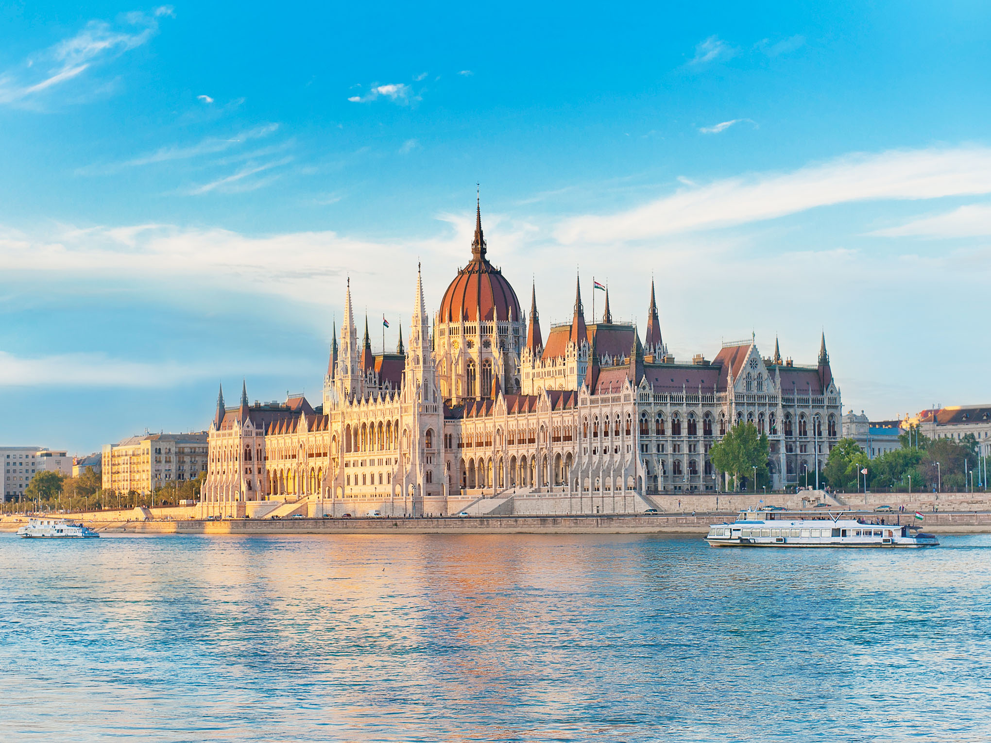 Donau und Main-Donau-Kanal mit MS SWISS CROWN-2