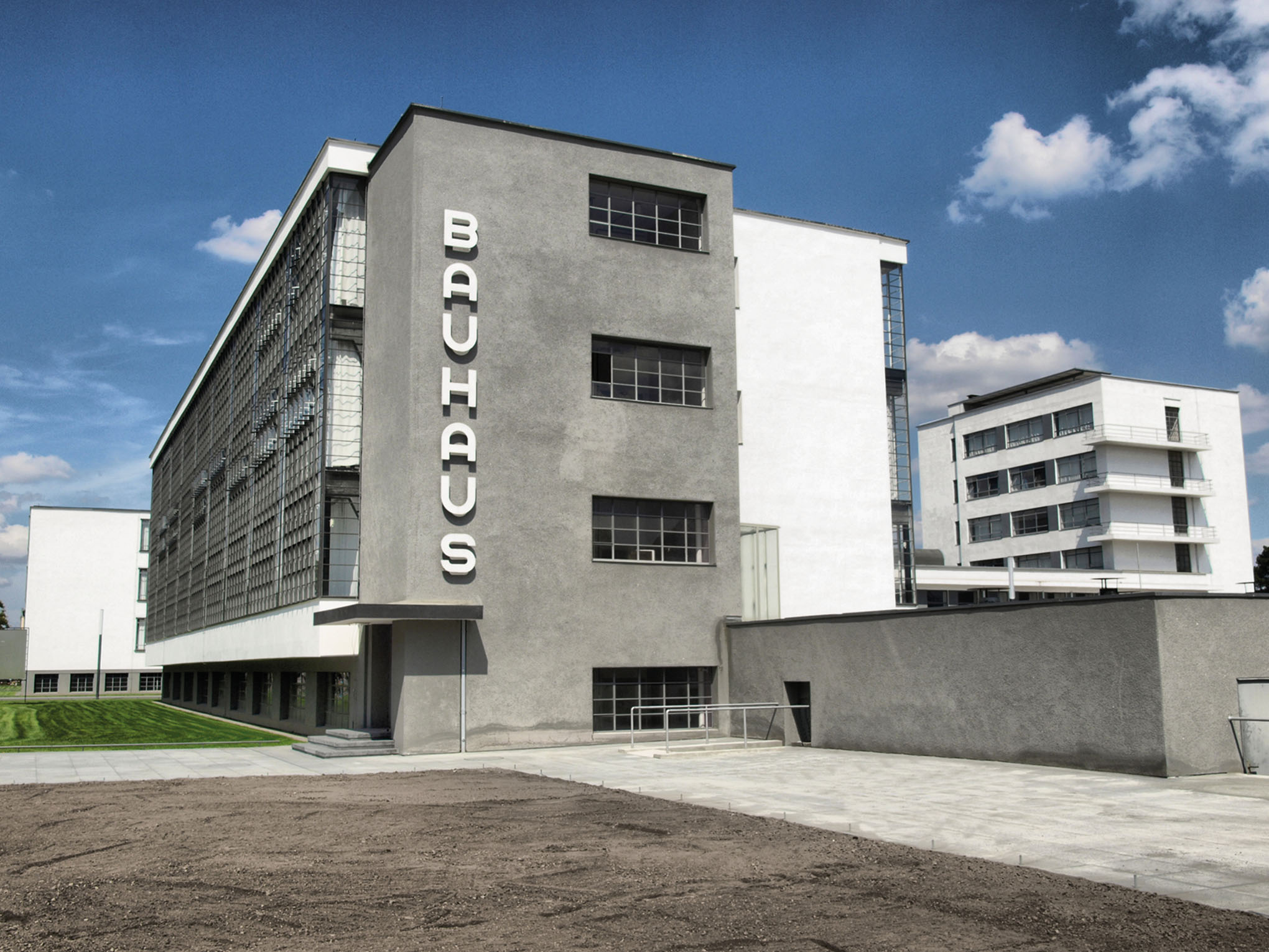 100 Jahre BAUHAUS und Meisterhäuser in Dessau-3