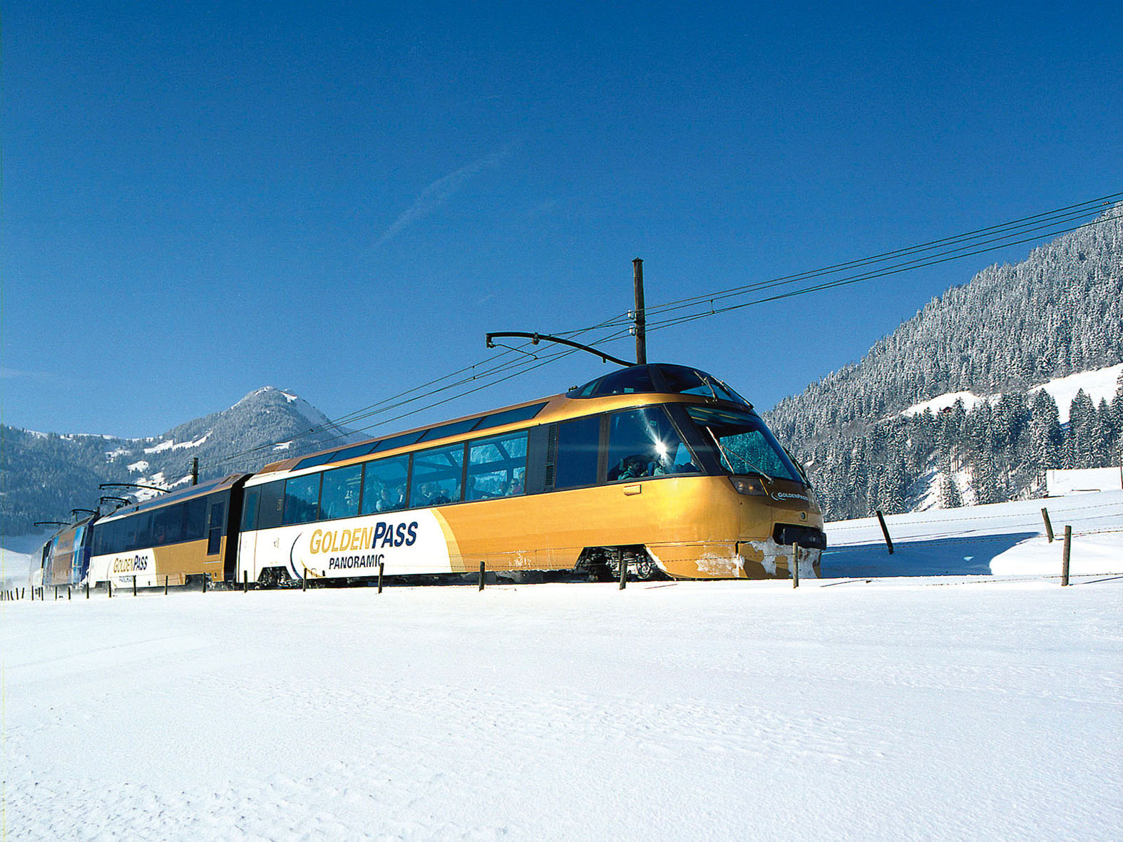 WHITE PASS - Winter-Bahn-Abenteuer in der Schweiz-3