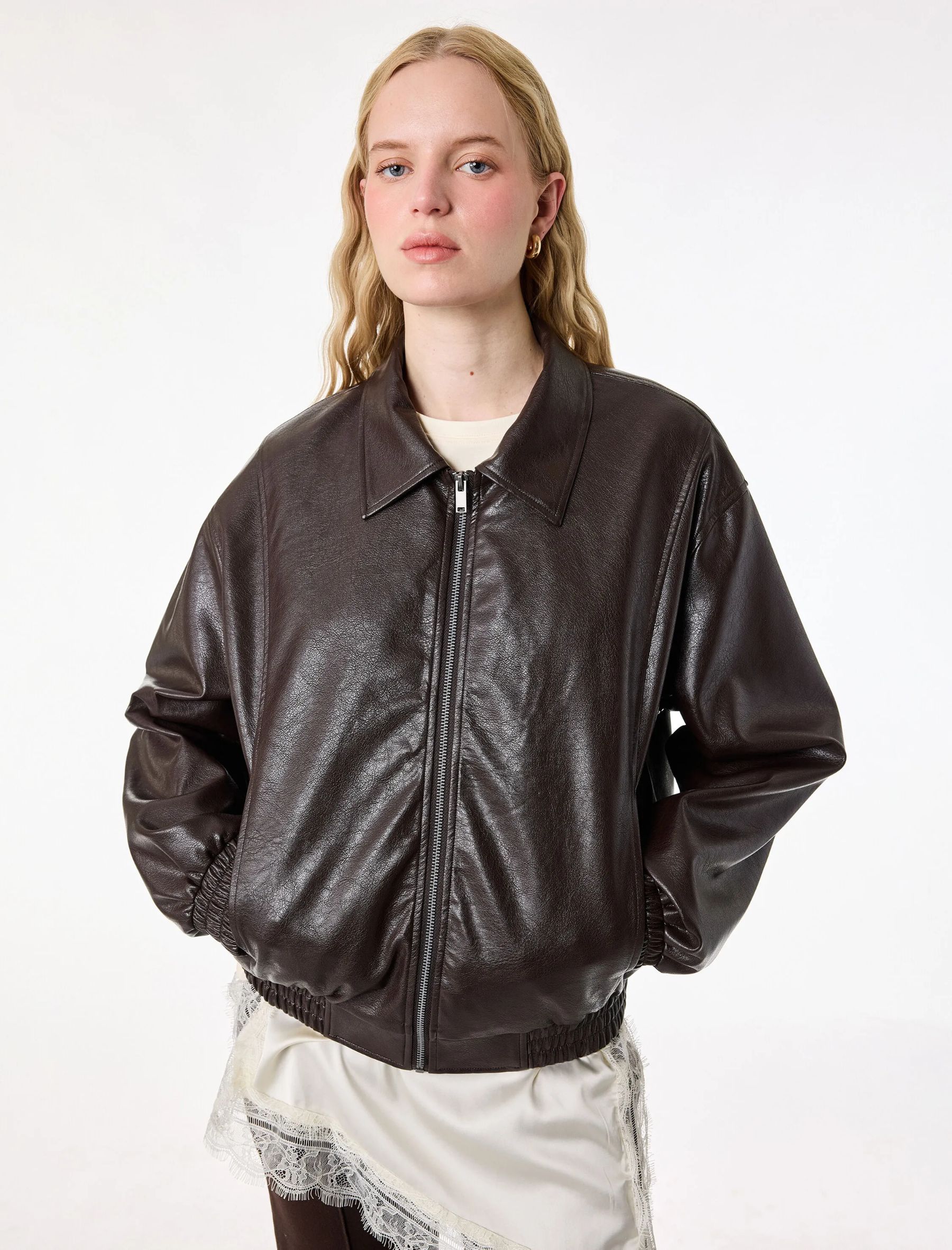 8a204d6e-kot6sak20023ew_kafe