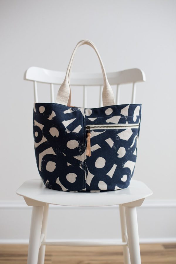 Noodlehead Crescent Tote