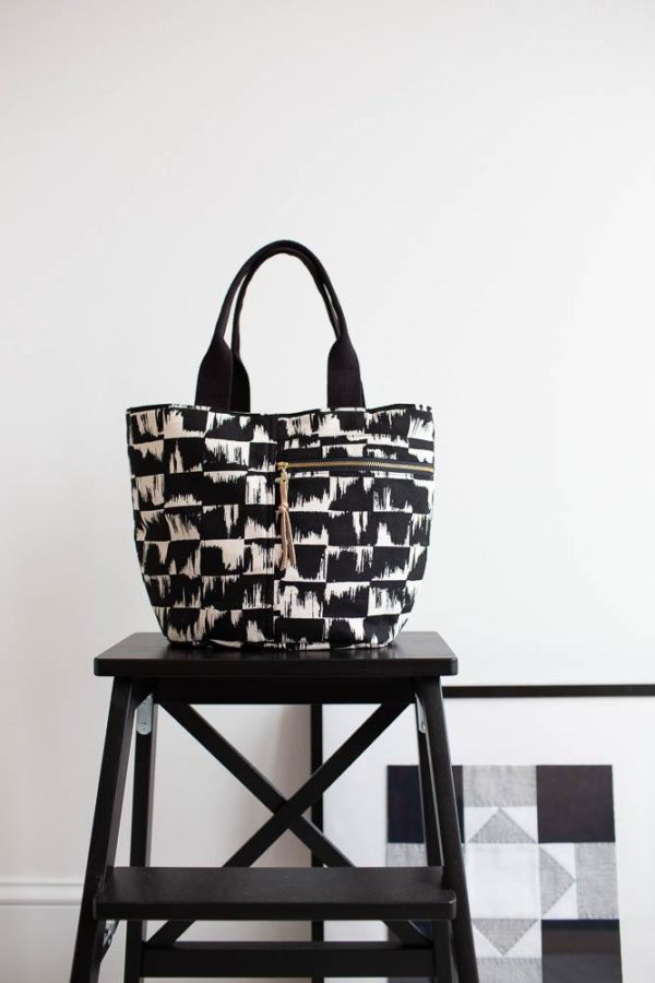 Noodlehead Crescent Tote