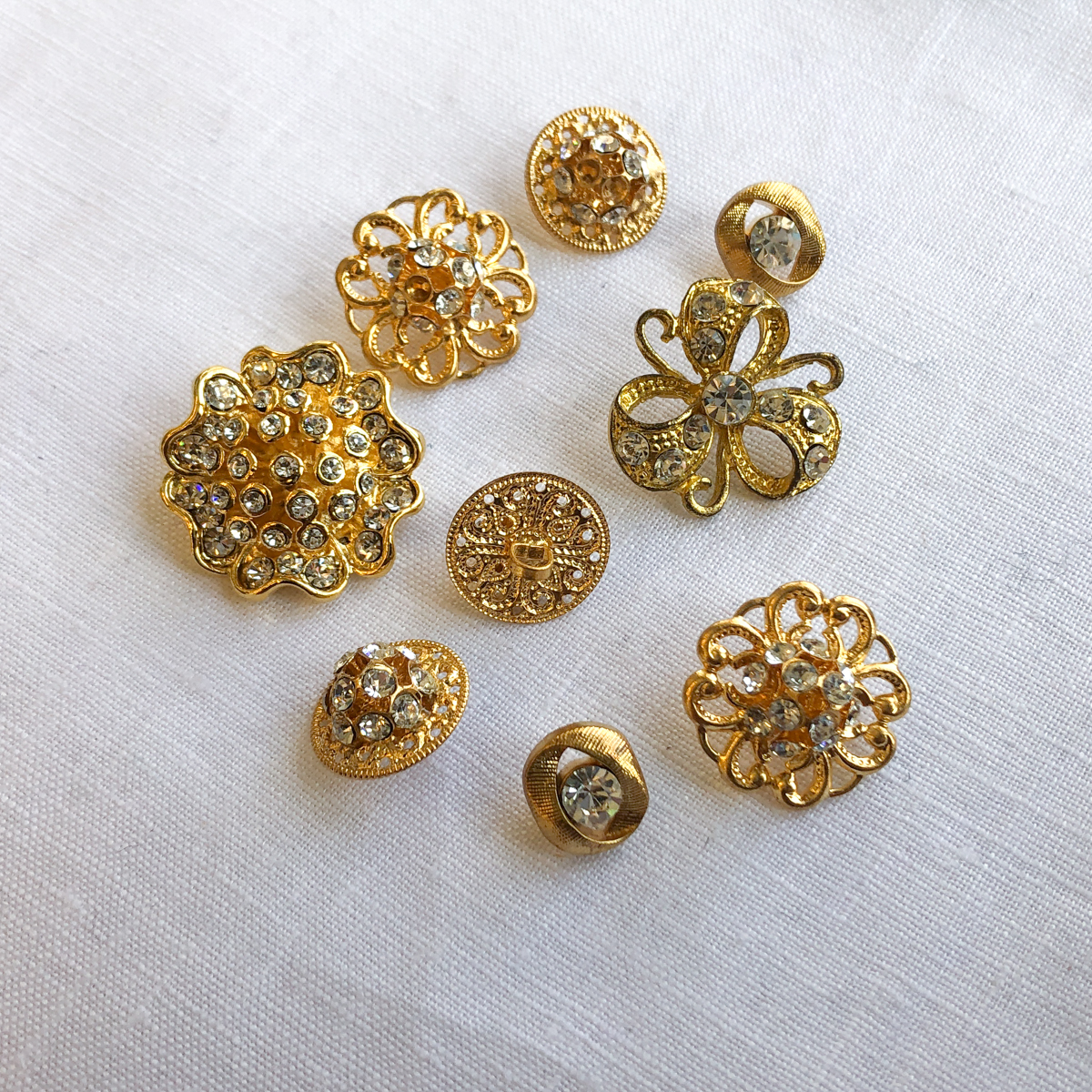 100pcs 14mm Crystal Sunflower Shape Rhinestone Buttons Sew On Rhinestone  Flatback Rhinestone Gold Base With Setting Claw Handmade Diy Garments Dress  H