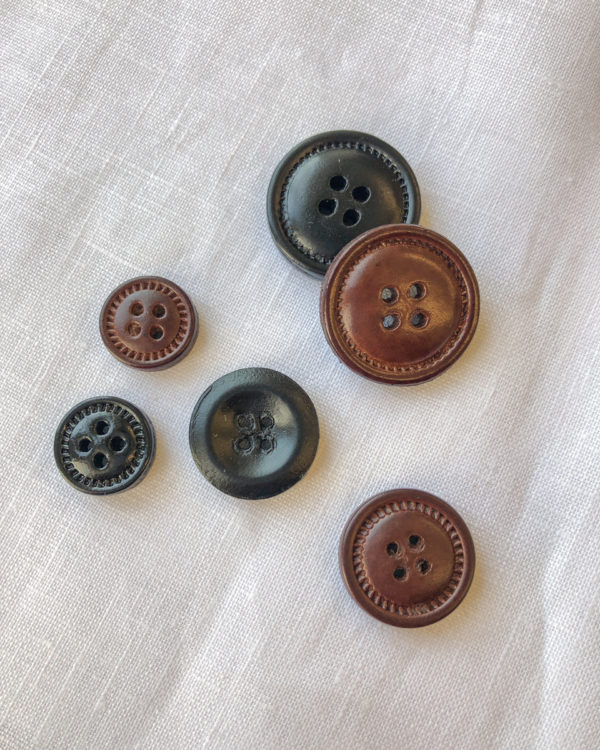 River Shell Buttons