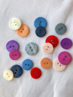 River Shell Buttons