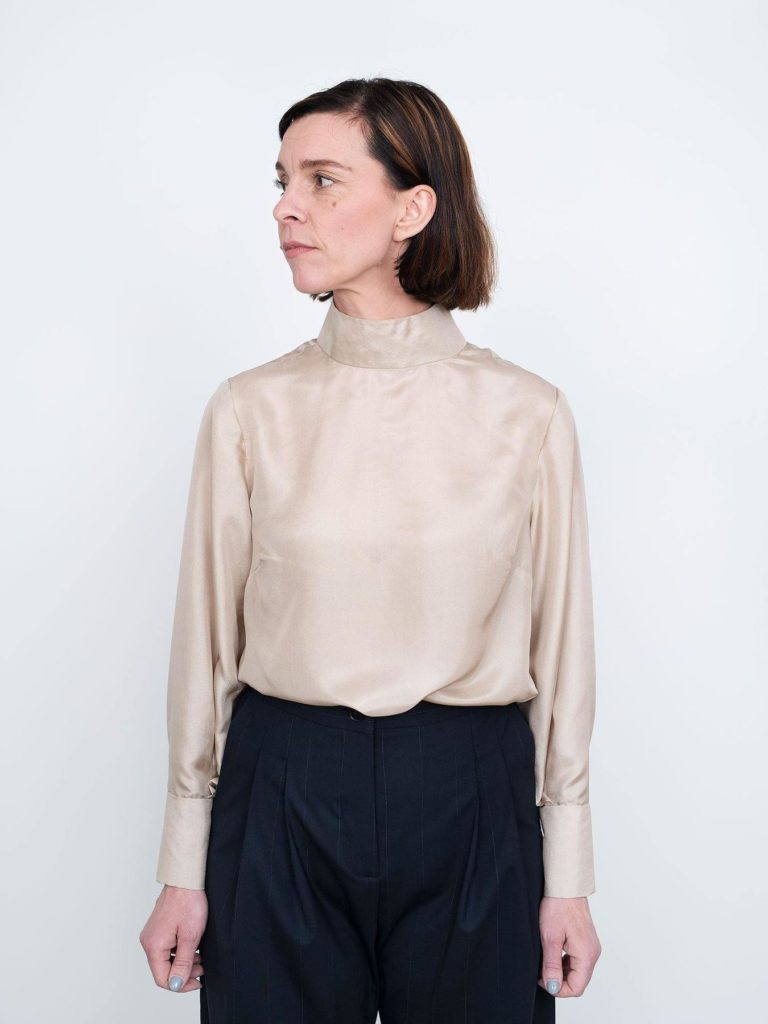 TAFFETA BLOUSE WITH CRYSTAL BOW BUTTONS AND SASH LIGHT BLUE
