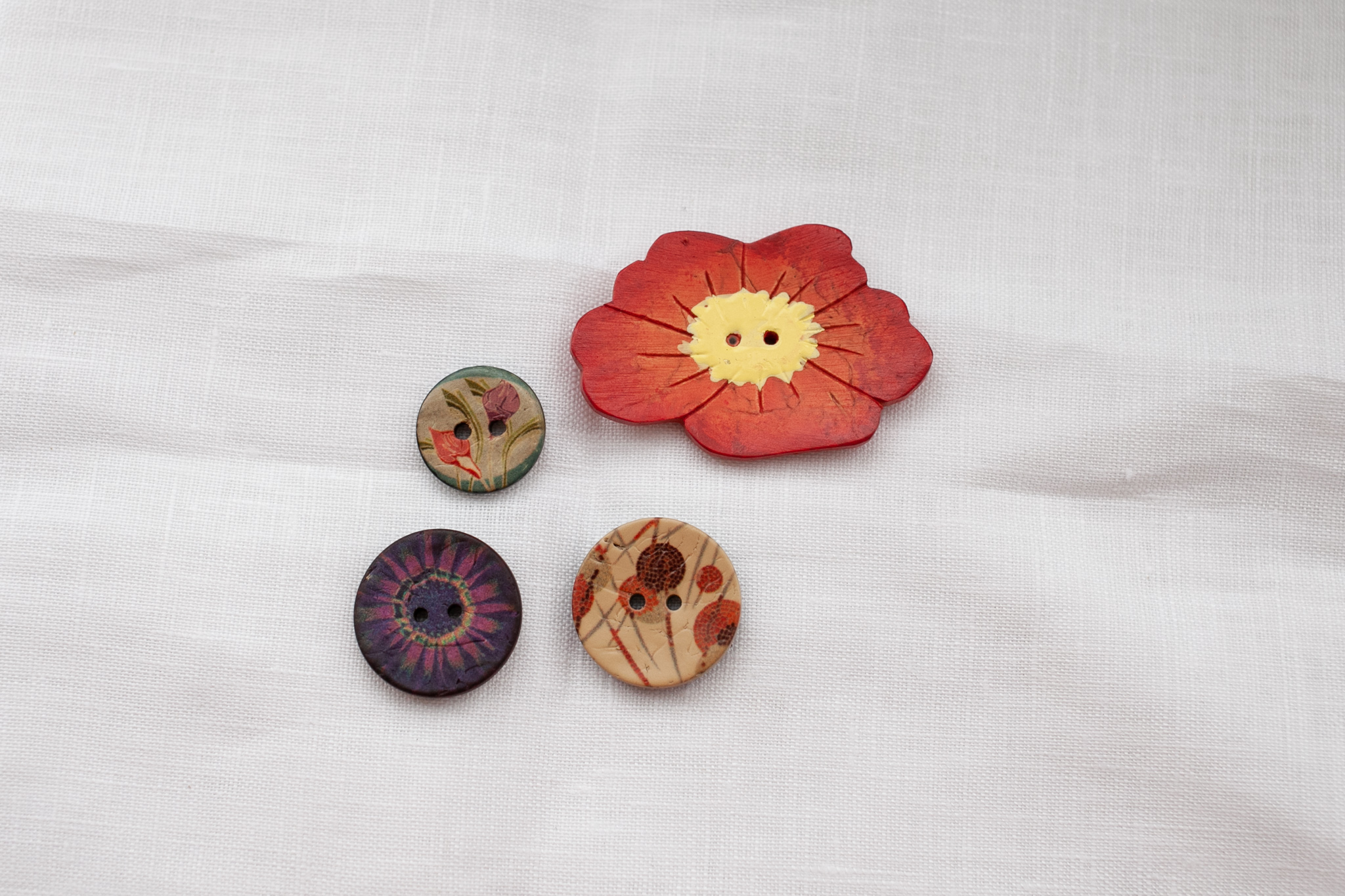 Floral Coconut Buttons - Stonemountain & Daughter Fabrics