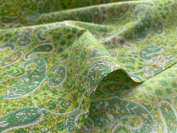 Kokka - Cotton Lawn - Paisley - Green