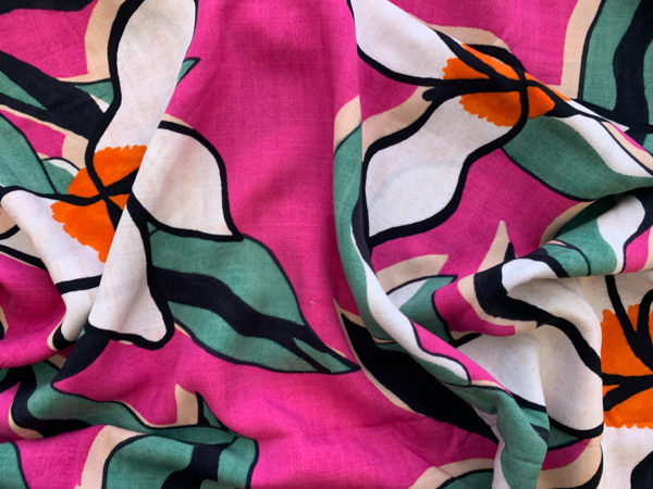 Viscose Poplin Print – Gardenia – Fuchsia