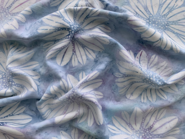 Rayon Batiks by Mirah – Bold Daisies – Ice