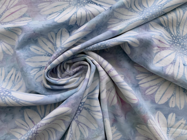 Rayon Batiks by Mirah – Bold Daisies – Ice