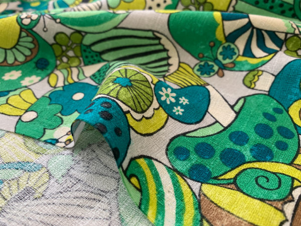 Kokka - Cotton Barkcloth - Retro Mushrooms - Green