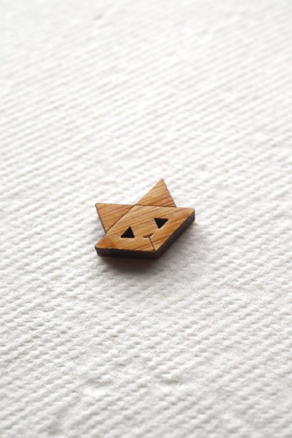 Arrow Mountain Bamboo Button – Cat