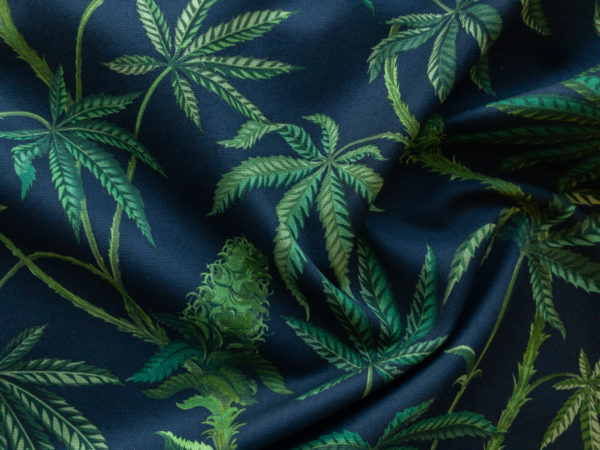 Alexander Henry – Cotton Canvas – Cannabis Sativa – Navy