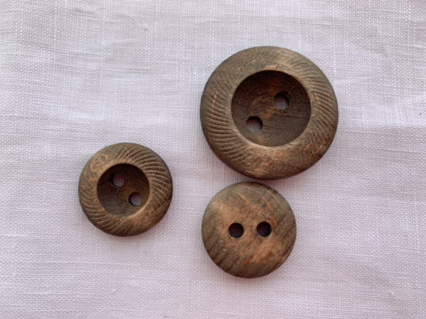 Wooden Button with Large Etched Rim - Ash Brown