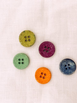 Mother of Pearl Flower Buttons - Stonemountain & Daughter Fabrics