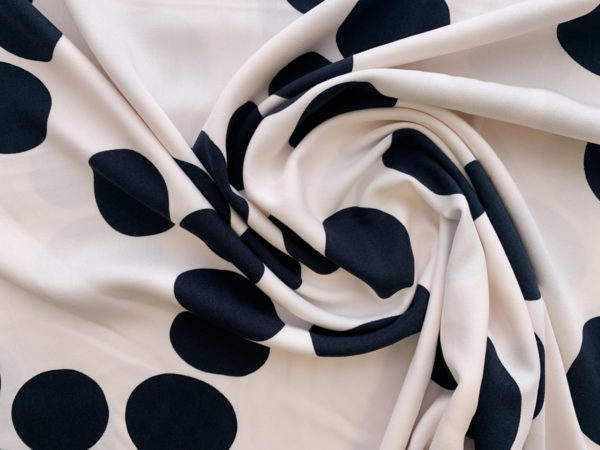 Mind the Maker – Viscose Twill – About a Dot – Cream