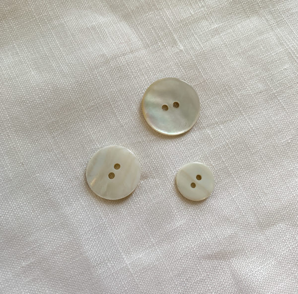 Pearly White River Shell Buttons