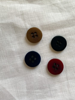 Mother of Pearl Buttons – Brown - Stonemountain & Daughter Fabrics