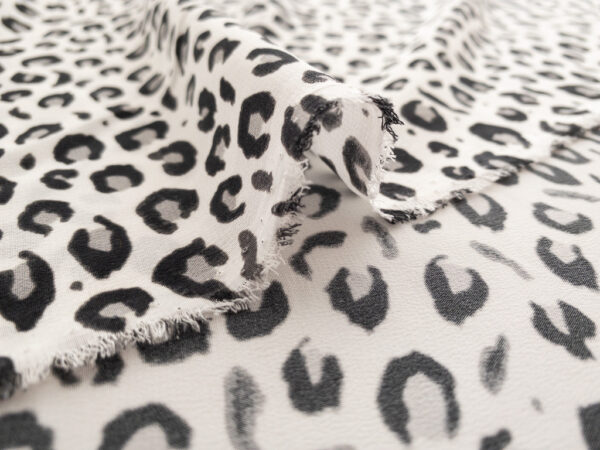 Amour Vert - Sandwashed Silk Crepe de Chine - Leopard Print - White