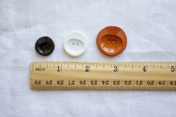 Lucienne Plastic Buttons