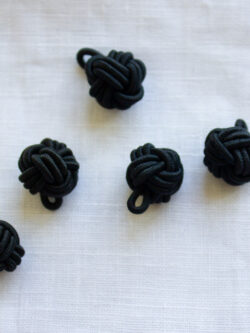 Chinese Button Knot Closure