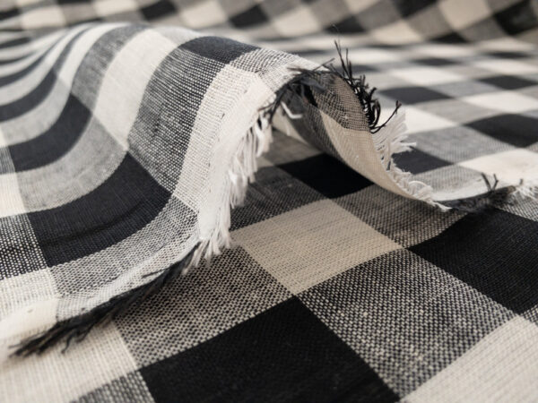 British Designer Deadstock - Yarn Dyed Linen - Gingham Check - Black/Ivory