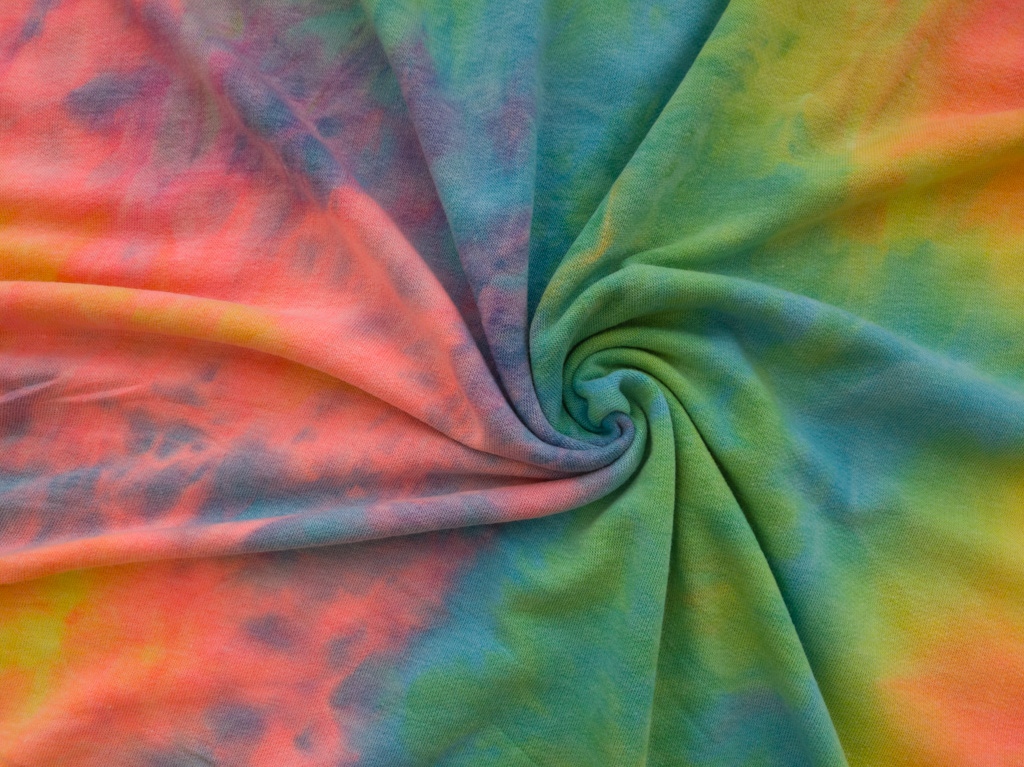 How to Dye Rayon and Polyester