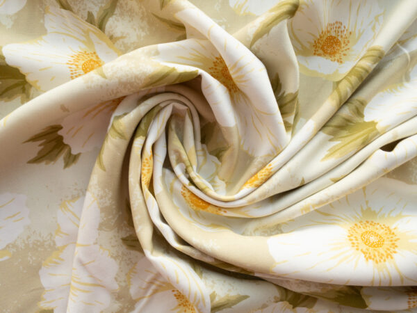 Rayon Challis - Windflowers - Pear/White