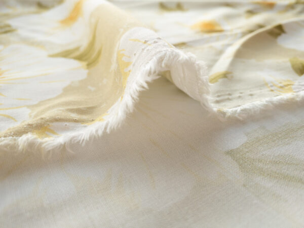 Rayon Challis - Windflowers - Pear/White