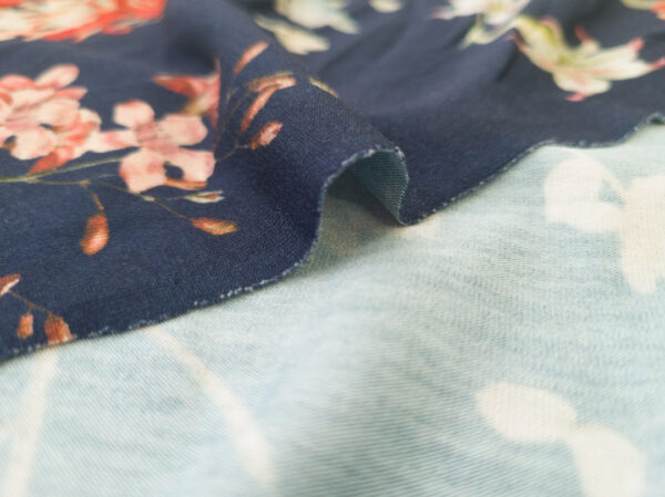 Amour Vert - Viscose/Spandex Jersey - Scattered Bouquet